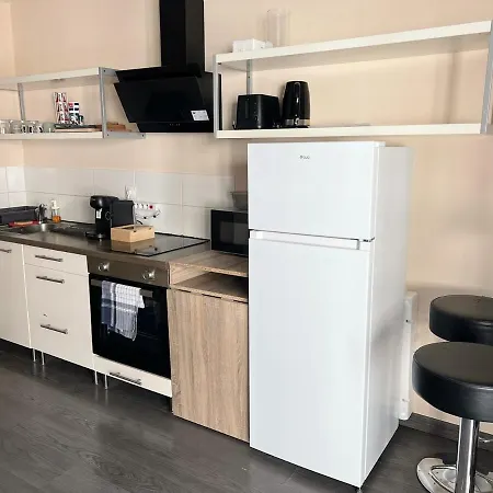 Appartement élégant Avec Balcon Près De La à *