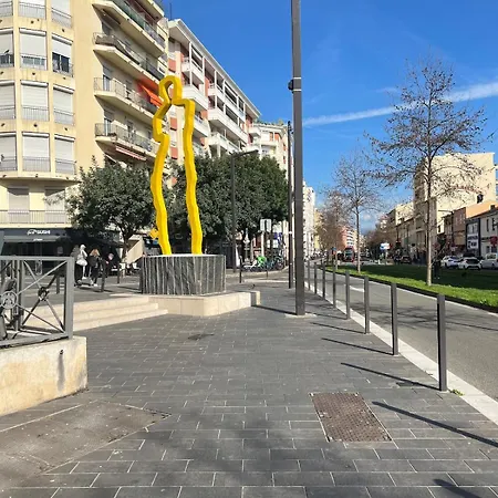 Elegant Avec Balcon Pres De La A