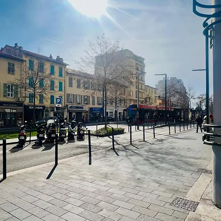 élégant Avec Balcon Près De La à * Nizza