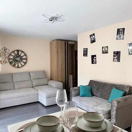 Elegant Avec Balcon Pres De La A