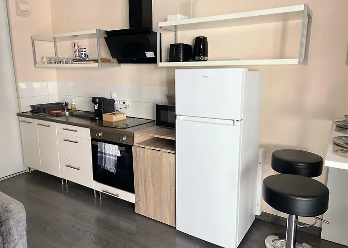 דירה Elegant Avec Balcon Pres De La A *