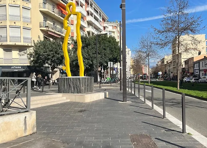 Elegant Avec Balcon Pres De La A